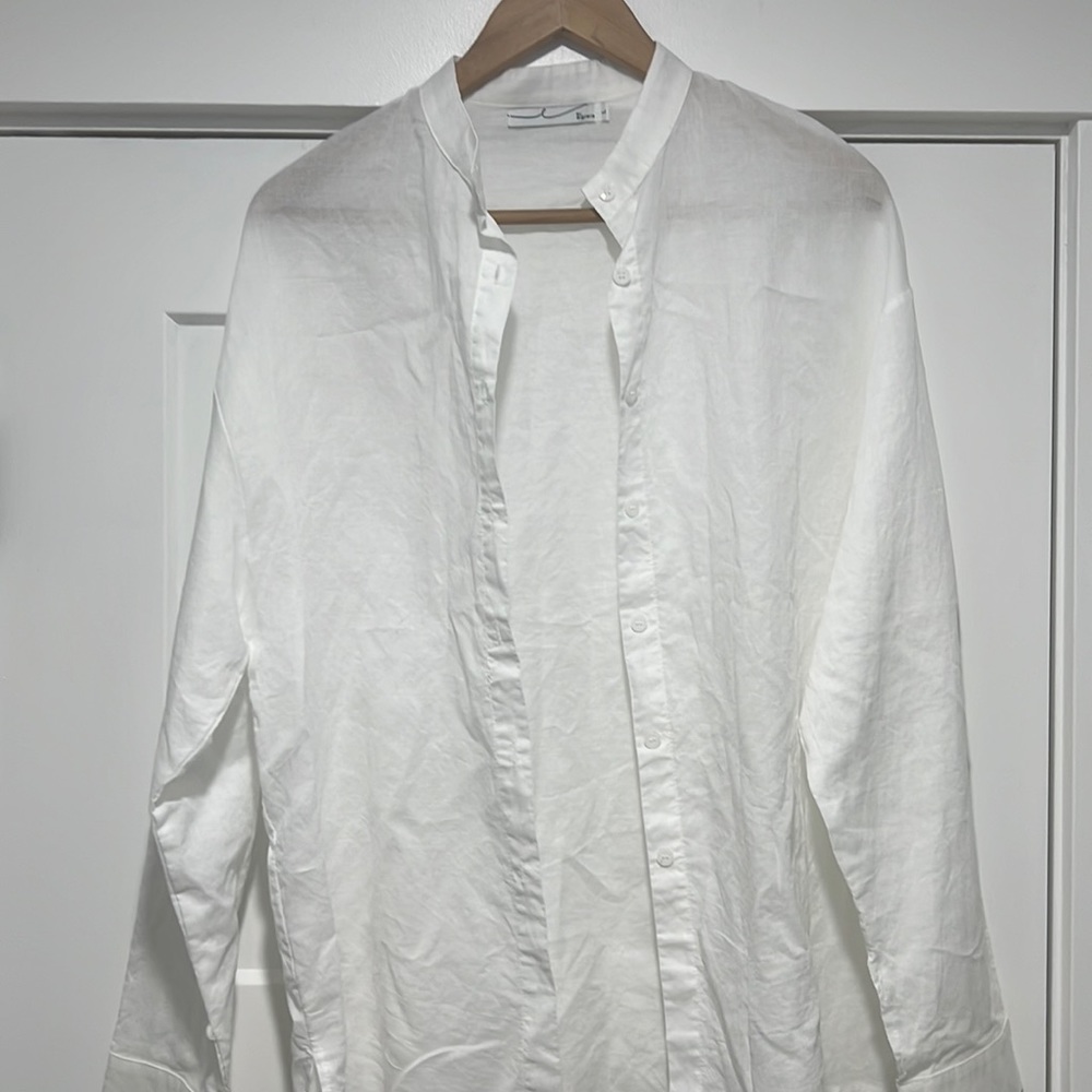 By Egreis Azalea top in white